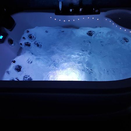 Lights Spa National Arena Mega Mall Monza Bucarest Extérieur photo